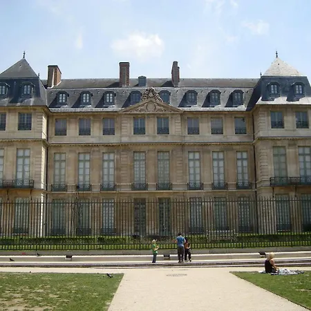Marais Belle Epoque Paris
